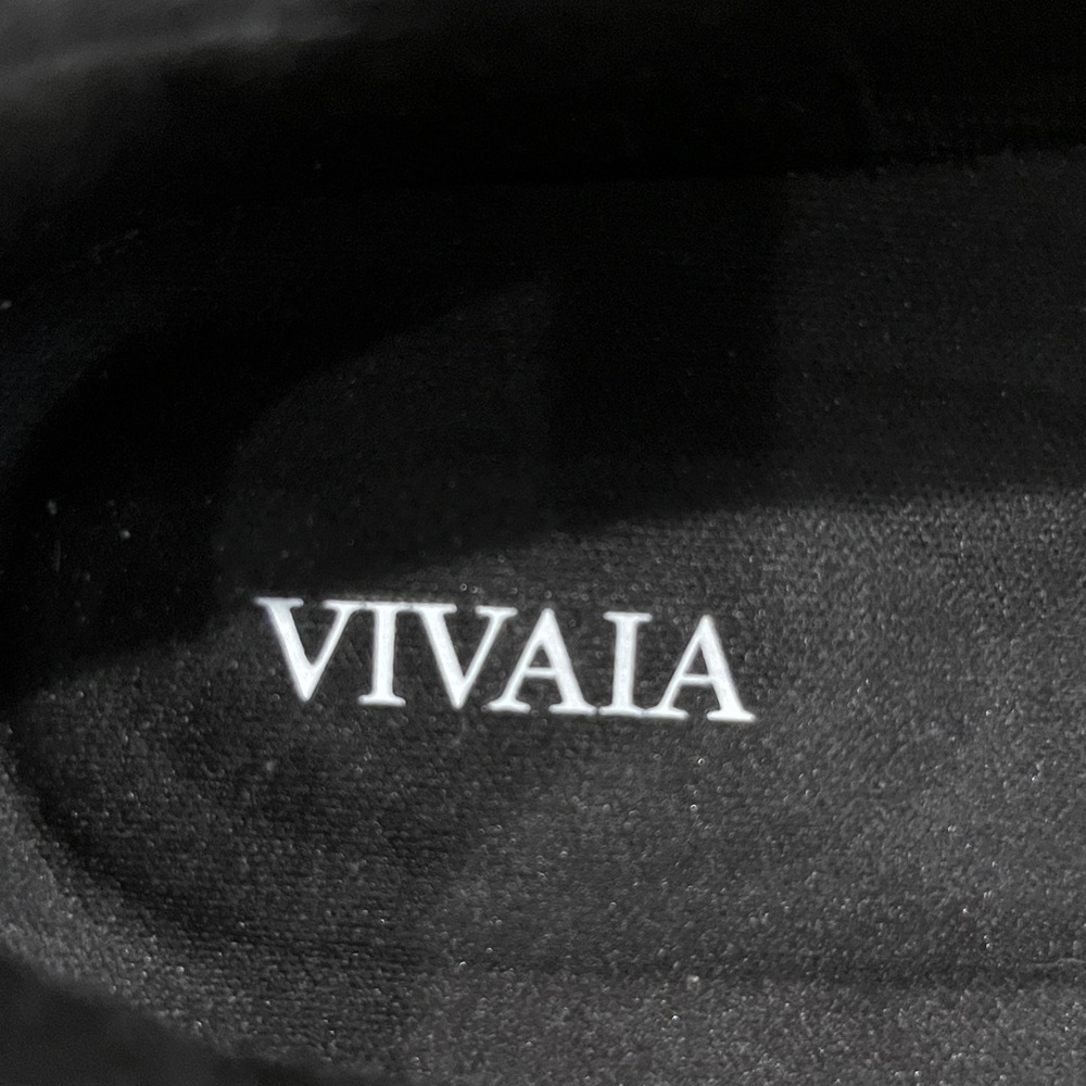 VIVAIA Lightweight Black V-Cut Square Toe Knit Flats - Picture 2 of 10